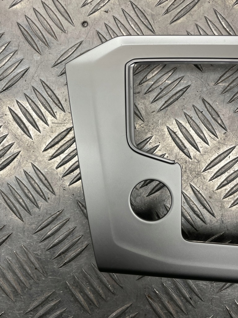 фото №2, Passat b8 рамка dekor захист радіо 3g0819475a