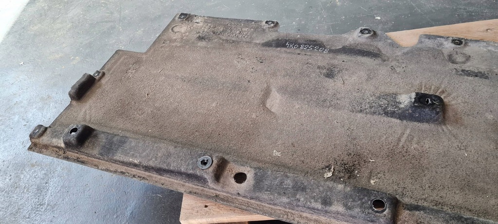 фото №11, A6 c8 4k защита плита подвеска przeciwbłotowa правая 4k0825208m a7 4k