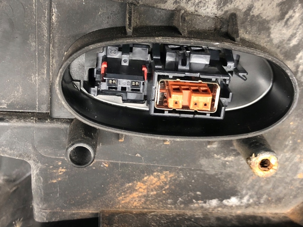 фото №3, Фара левый перед saab 9-3 02-15 лампа