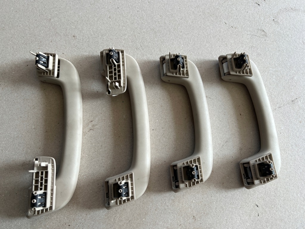 фото №4, Bmw 2 f45 f46 ручки потолочный комплект бежевые