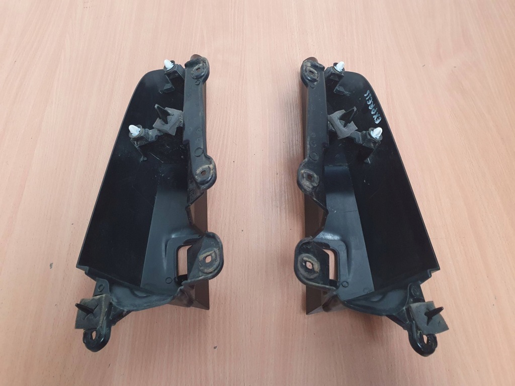 Кутик захист лампи задня 903909258r 903900425r renault express 23r Ціна