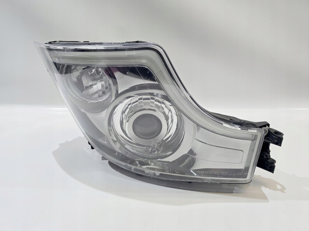 Купити Лампа ксенон led перед правий mercedes actros mp4 mp5 a9618206739