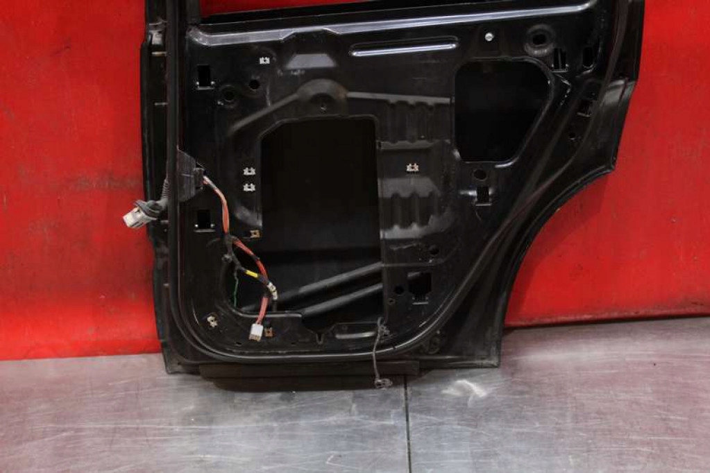 Дверь правое задняя задние чёрные dodge caliber 06-12 Оригинал