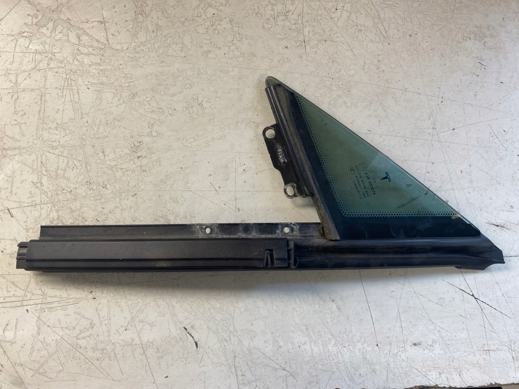 фото №1, Tesla model s 13r. трикутник скло лівий перед