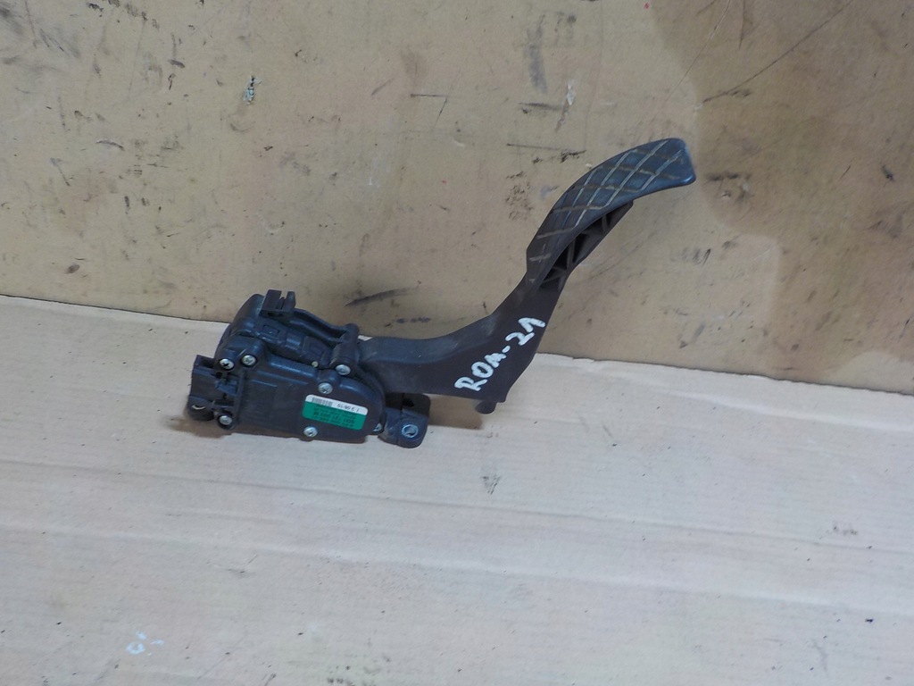 фото №1, Roomster педаль газа 6q1721503