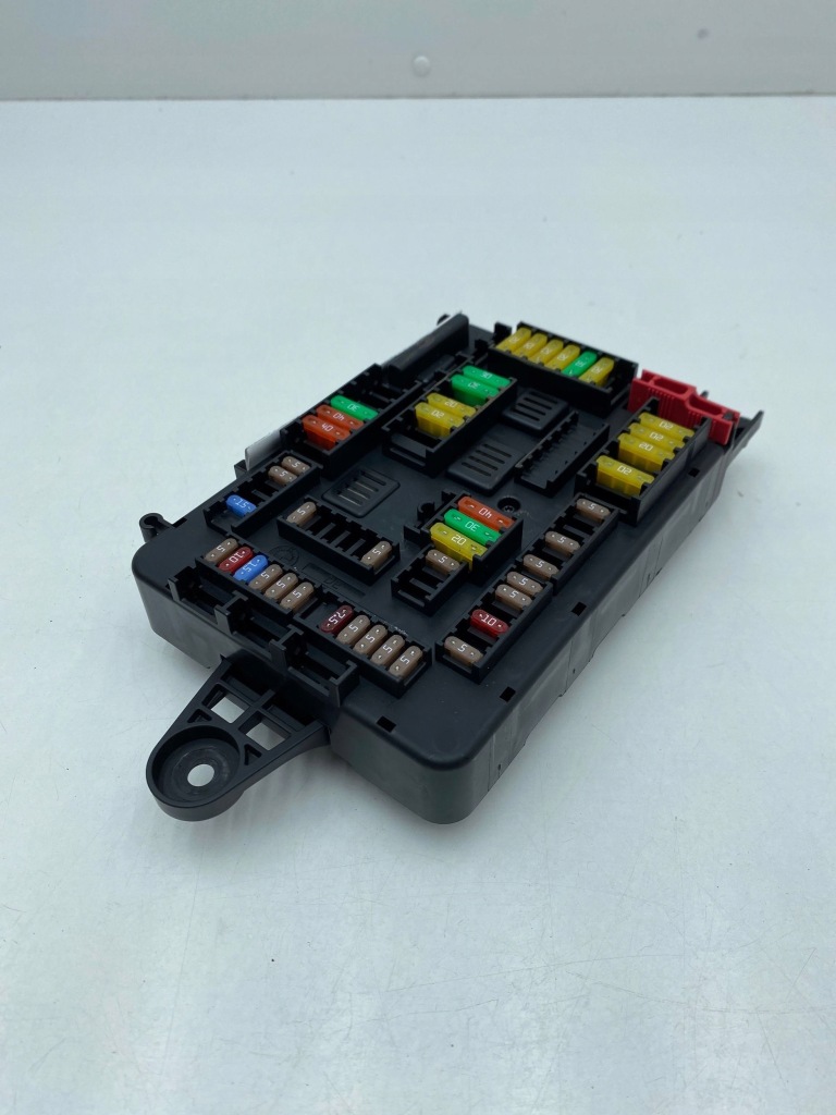 фото №1, Bmw 1 f20 f21 2018 ліва сторона рамка / модуль запобіжників 9389070