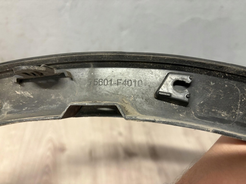 фото №10, Toyota c-hr i молдинг накладка крила правий перед 75601-f4010