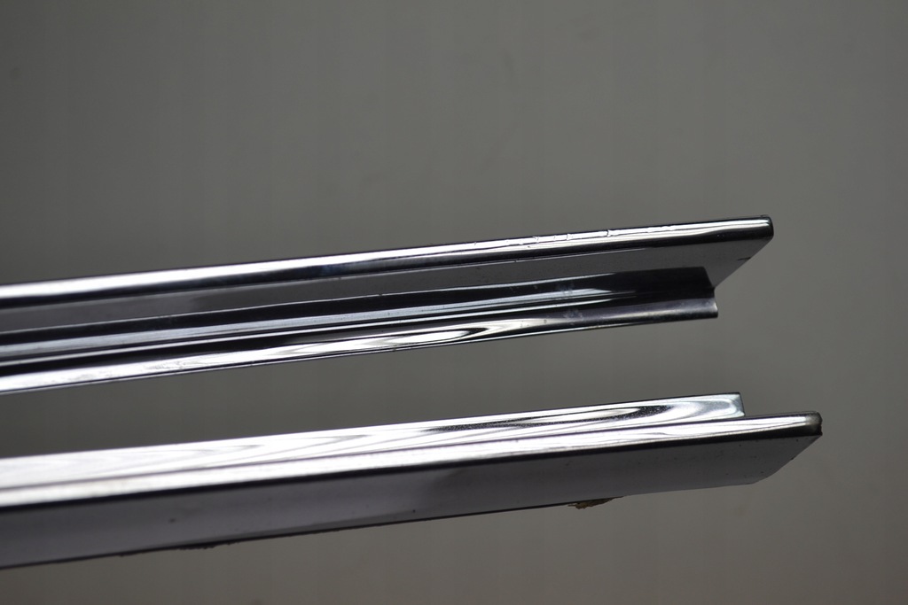 фото №12, Mercedes w116 накладки уголок задняя nad лампы p + l