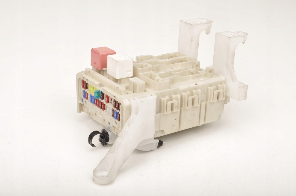 фото №1, Toyota auris i коробка предохранителей 82730-02j40