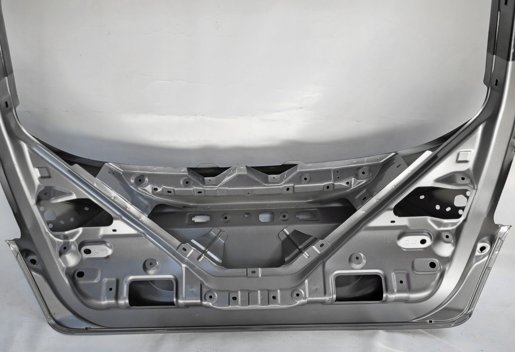 фото №8, Крышка багажника багажника nissan juke 2019-