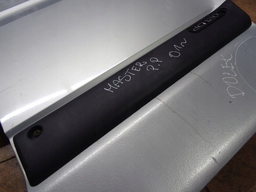 фото №2, Master 01' молдинг дверь правый перед