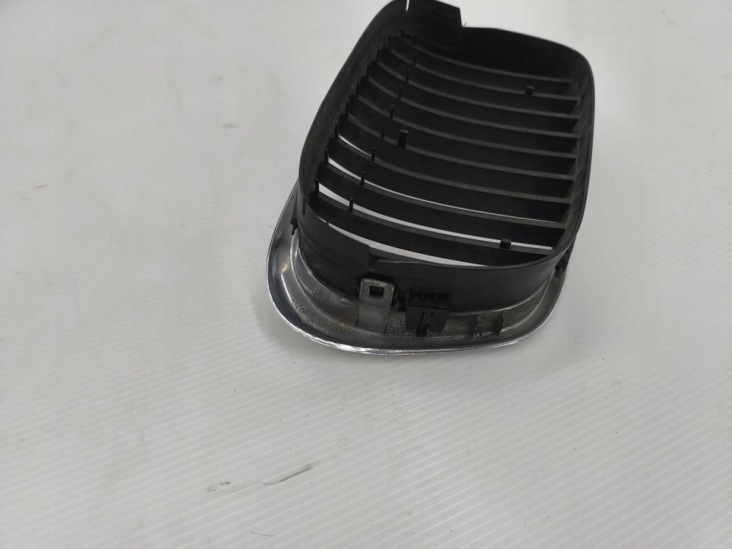 Решётка радиатора капот левая bmw e39 2.5b Недорого