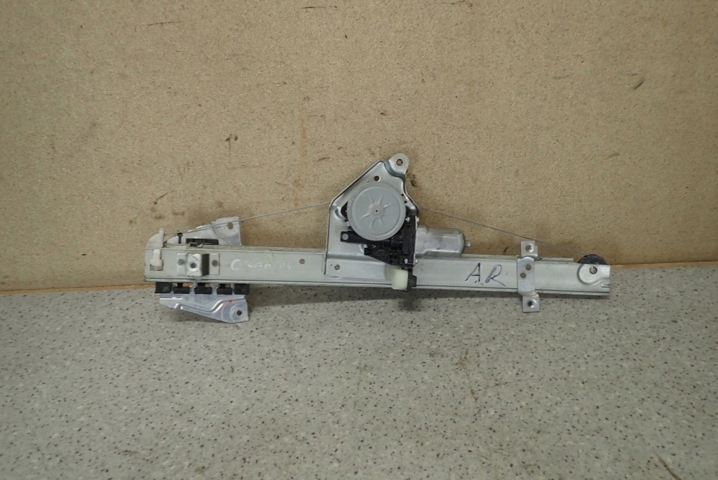 фото №1, Mitsubishi grandis 03-11 подъемник стекло задняя правый