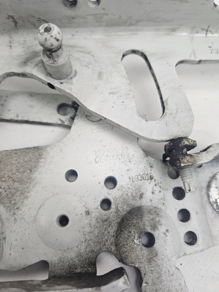 фото №9, Bmw 3 f30 f31 f35 1 f20 f21 2011 - петля капот лівий 13989610