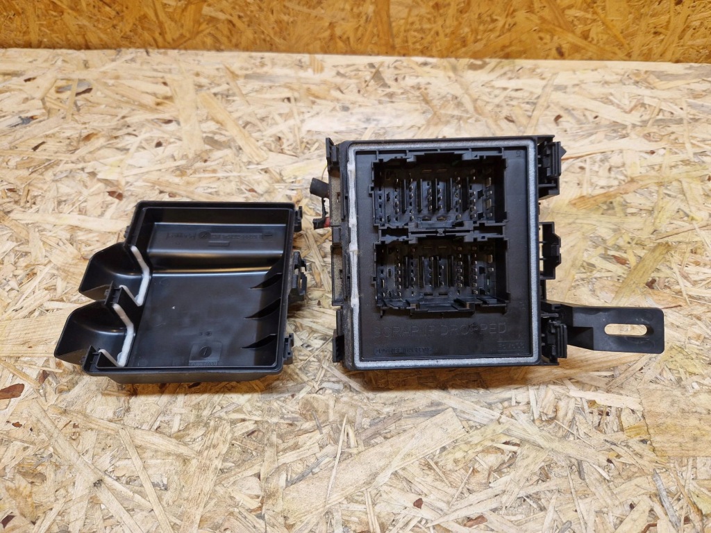 Купити Коробка запобіжників h1bt-14d068-dh fiesta mk8