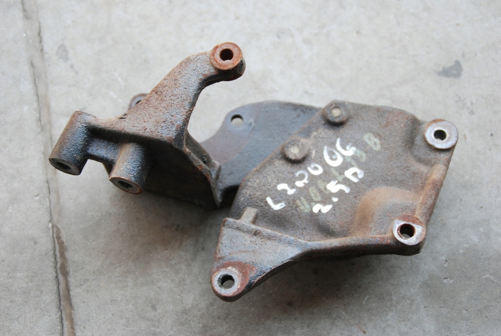 фото №1, Кронштейн кронштейн генератора mitsubishi l200 2,5did