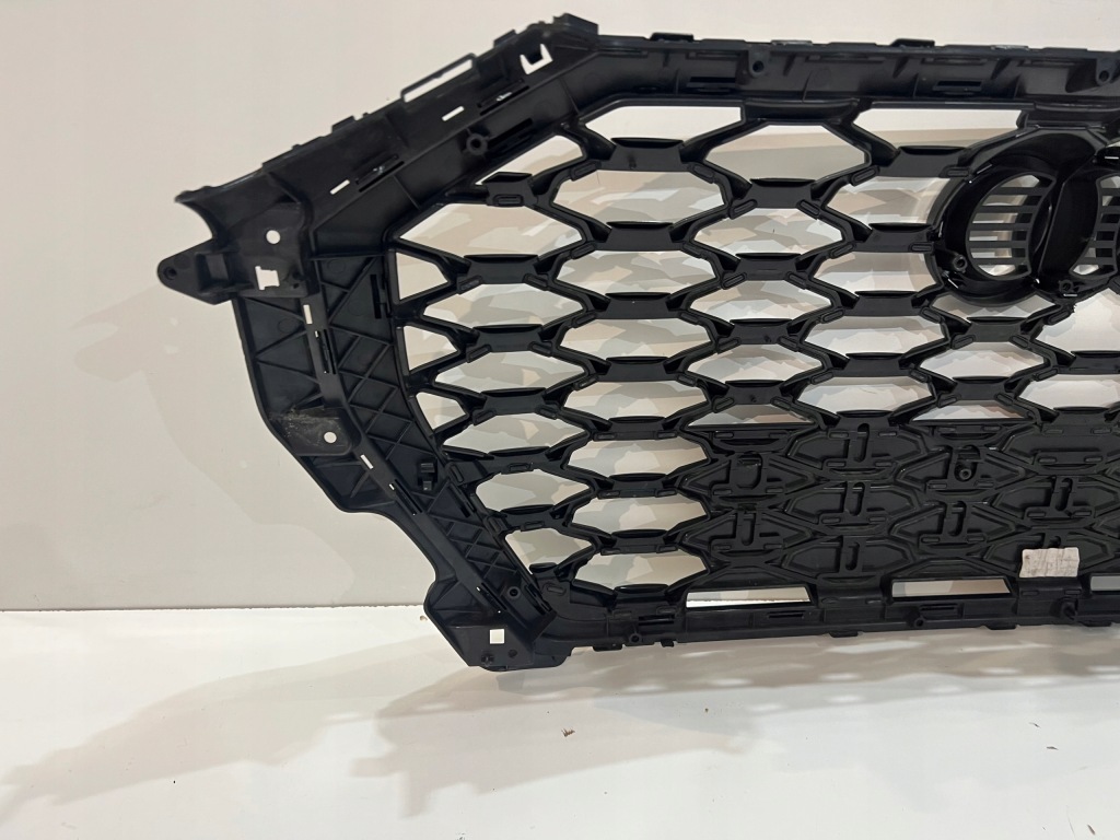 Решётка радиатора решётка  радиатора audi q3 2 2 83f 19- черный 83f853651 Доставка