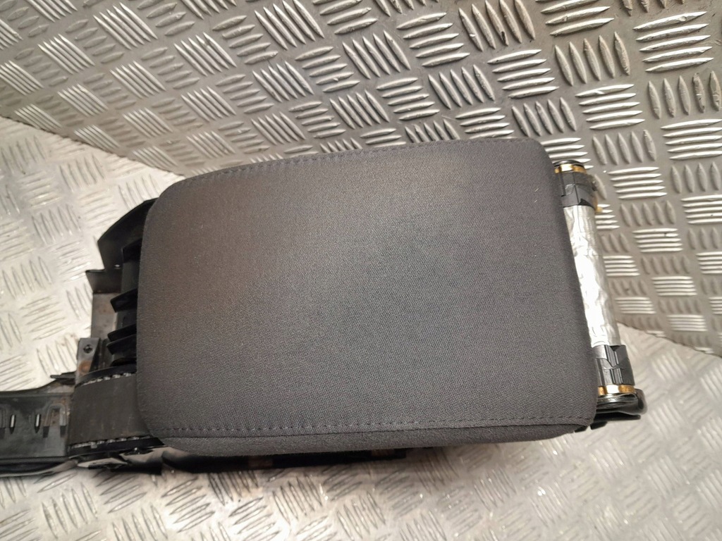 фото №11, Vw golf v подлокотник средний 1k0864251a