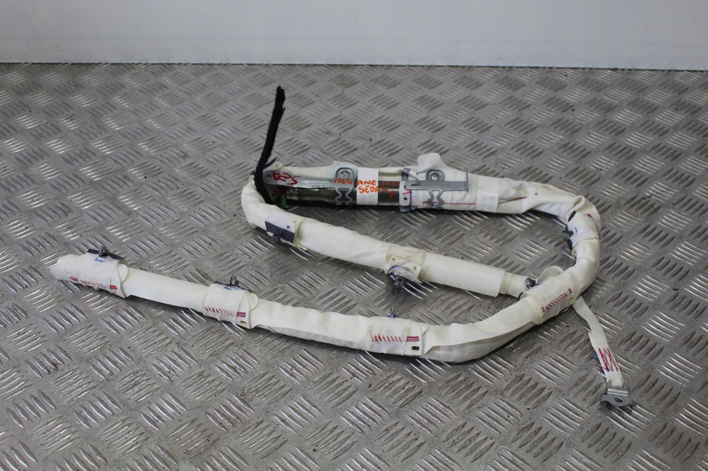 фото №1, Шторка безопасности правая megane iv 4 lift 985p01012r