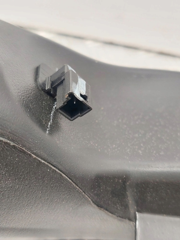 2022 труба впускний tesla model 3 2735135x Оригінал