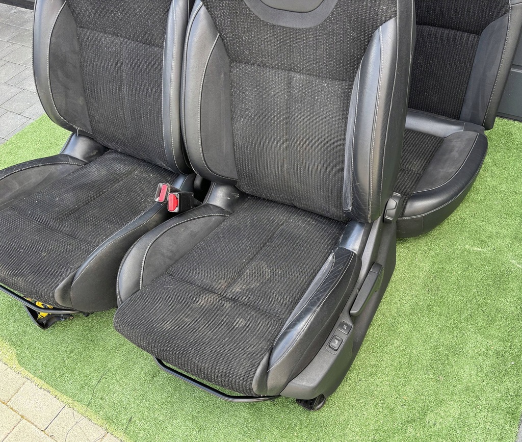 фото №9, Citroen c4 ii b7 сиденья заднее сиденье комплект ремни