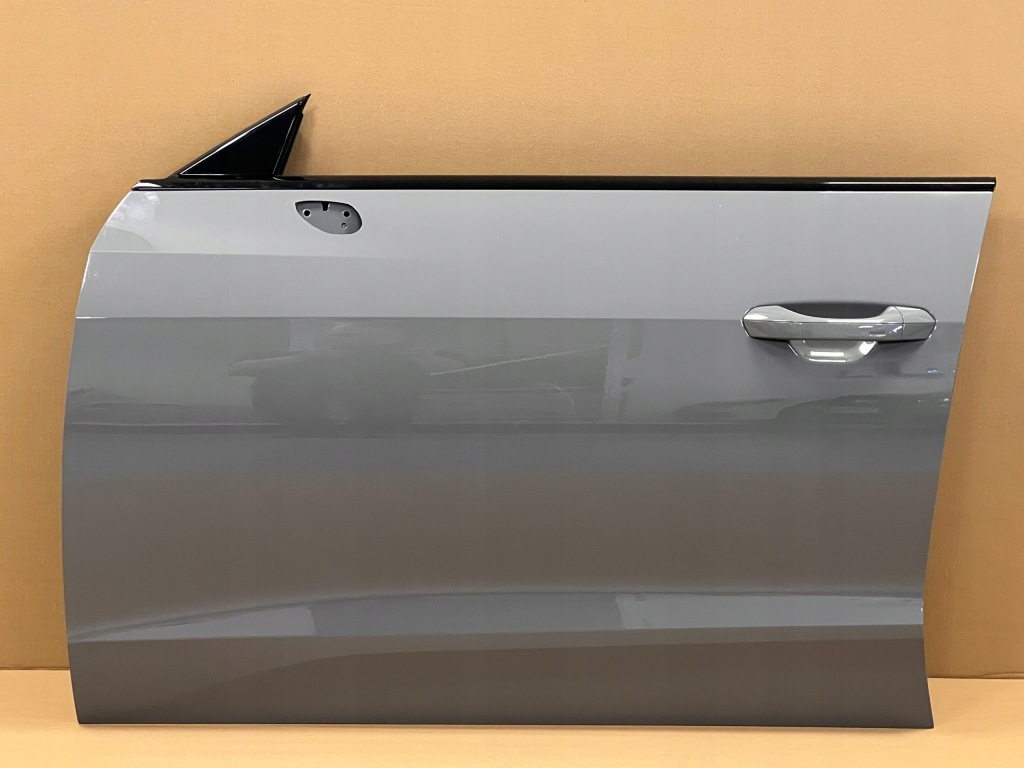 Купить Audi a7 4k дверь перед левая ly7c