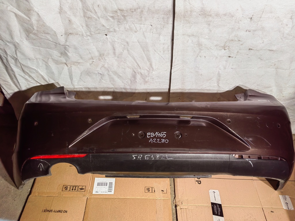 Купити Бампер задні задній opel insignia b hb pdc