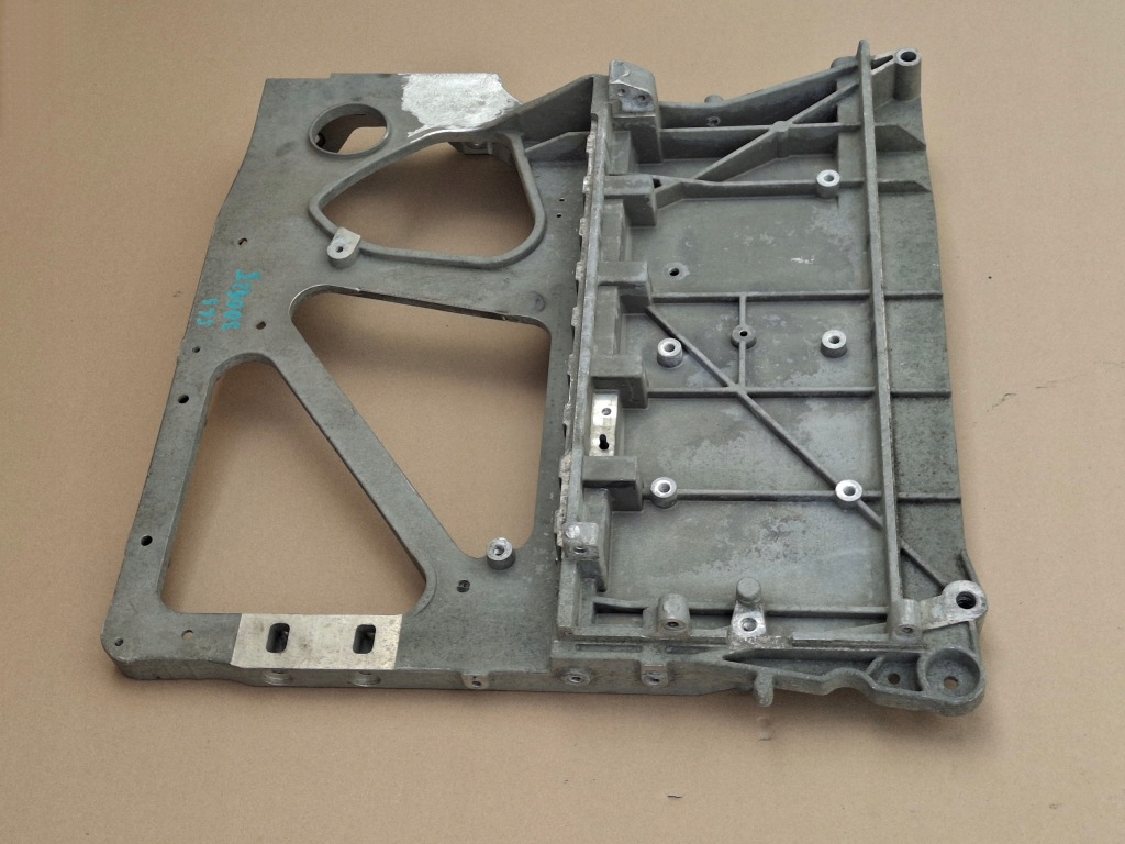 Volvo fh держатель кронштейн кронштейн аккумуляторов коробка 23845822 Цена