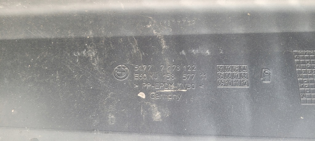 Купить Bmw 5 e60 e61 рестайлинг  порог правый  накладка  порог правая 51777178122 // 562