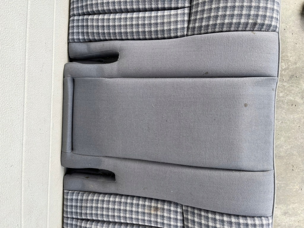 Задня заднє сидіння сидіння siwe сірі решітка sportline mercedes w124 седан Недорого