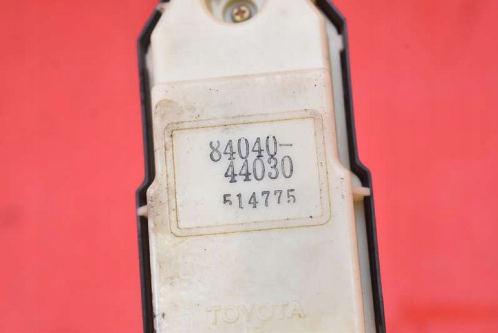 фото №8, Панель управление окон eu 84040-44030 toyota avensis verso 01-03