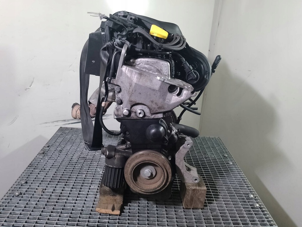 Двигатель renault clio 2 рестайлинг  d4fb712 1.2 16v Доставка