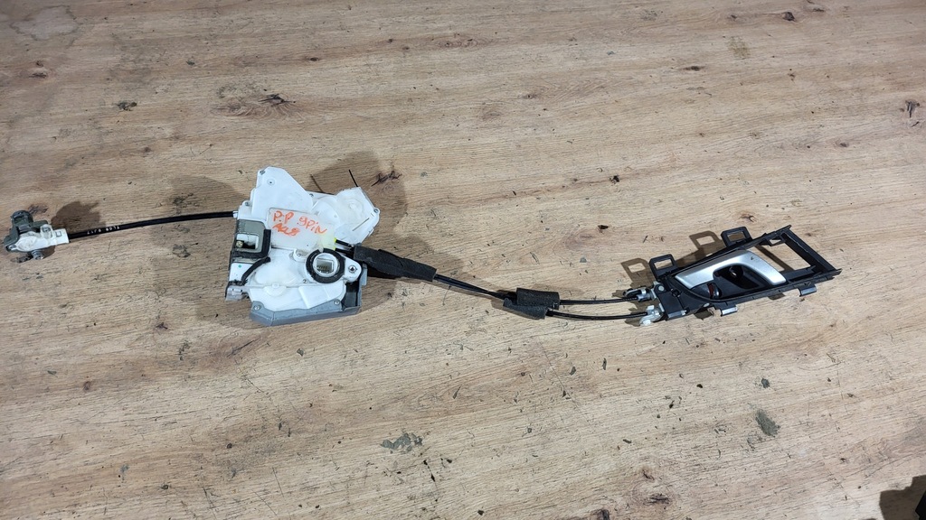 фото №1, Замок правий перед honda accord viii 8 9 pin