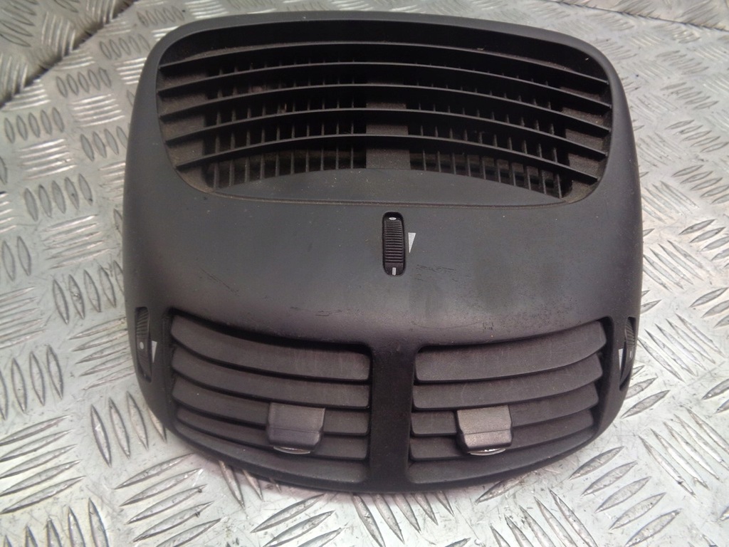 фото №1, Решётка средняя обдув alfa romeo 147 225501