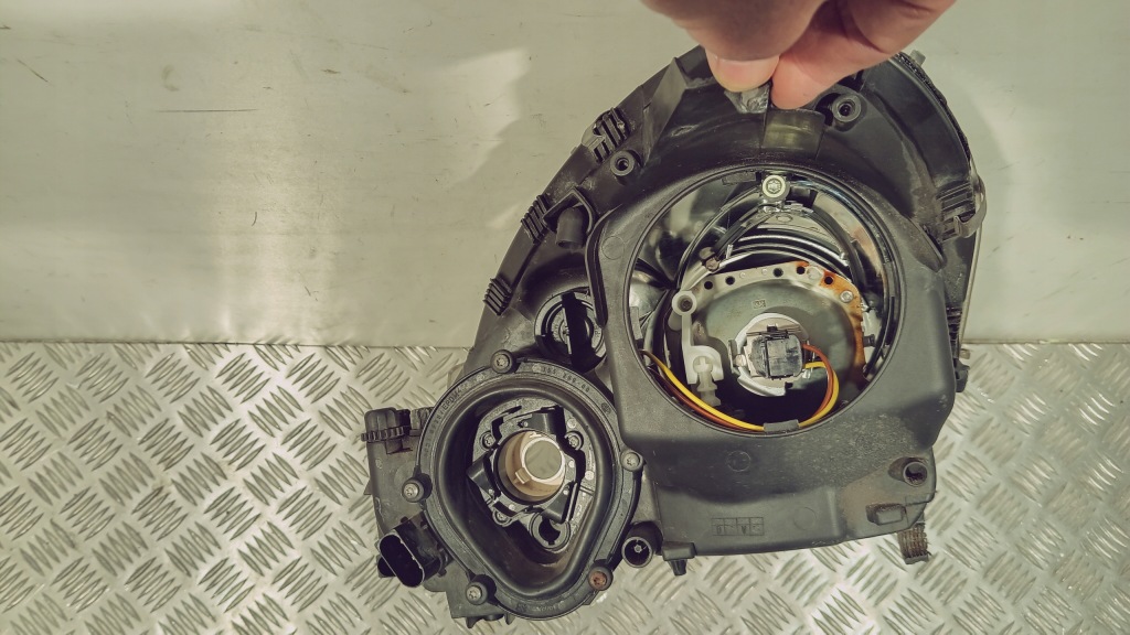 Mercedes slk ii w 171 04-11 a1718203261 оригінал hella лінза європа Зі Шроту