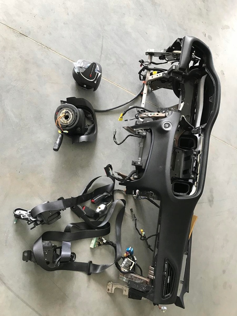 фото №1, Dodge challenger 2015- консоль приборная панель подушка безопасности