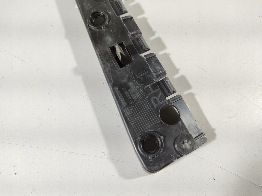 фото №9, Volvo v60 18r- напрямна кронштейн праве