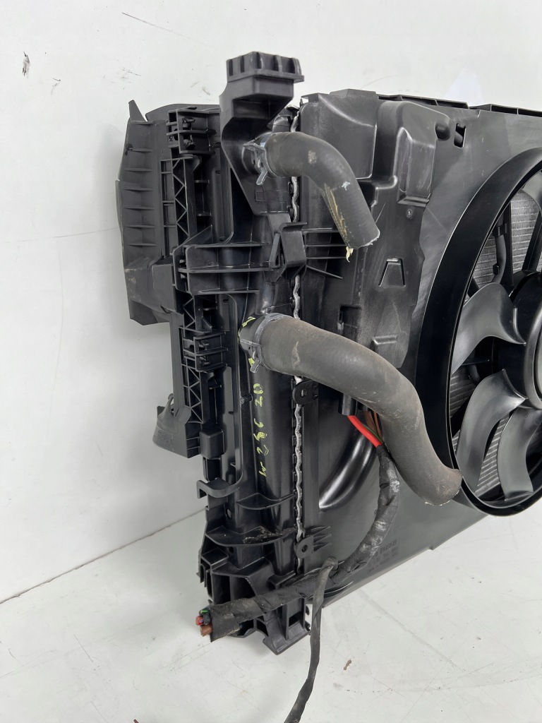 Ремінь передній балка радіатор комплект радіатор mercedes b-klasa w246 lift 2.0 Недорого