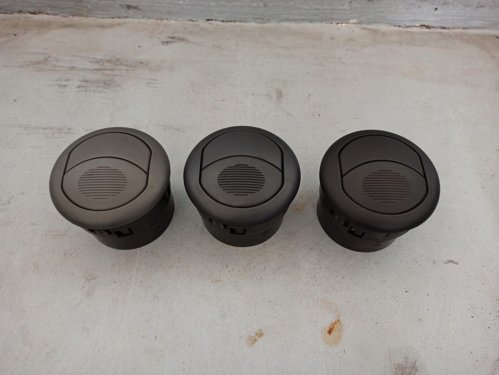 фото №5, Выход решётка обдув вентиляции iveco daily 06-11