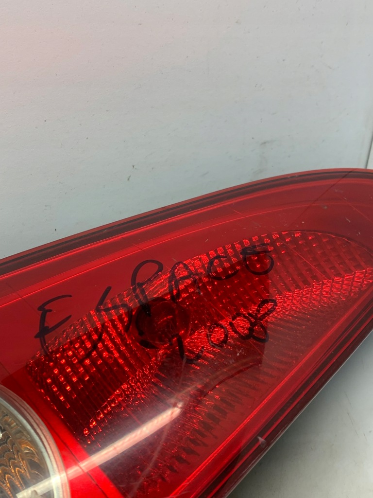 Лампа задняя левая 89023832 renault Цена