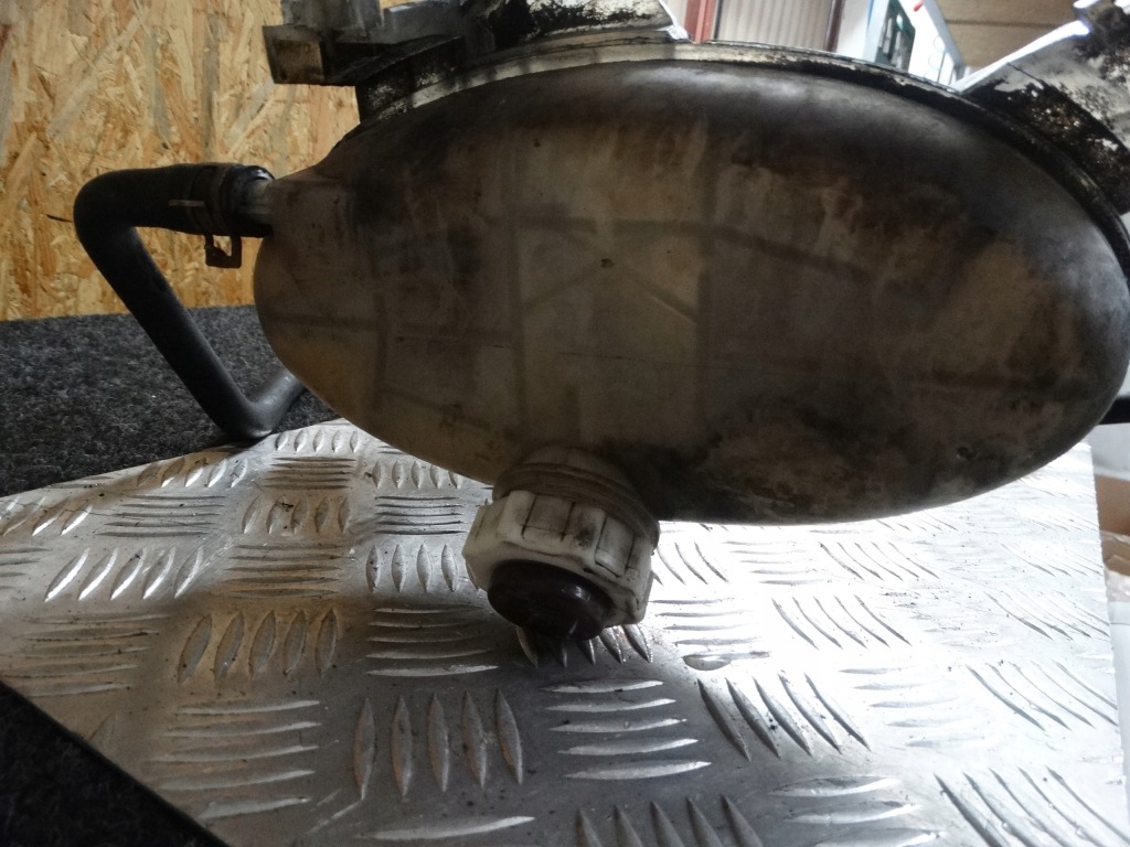 фото №6, Бак расширительный master ii movano 2.2 2.5 dci