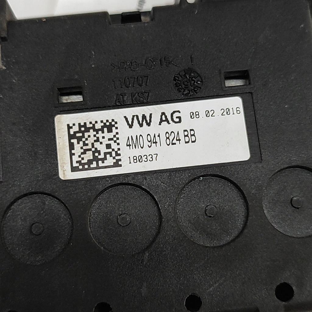 фото №5, Audi q7 4m 2016 рамка / модуль предохранителей