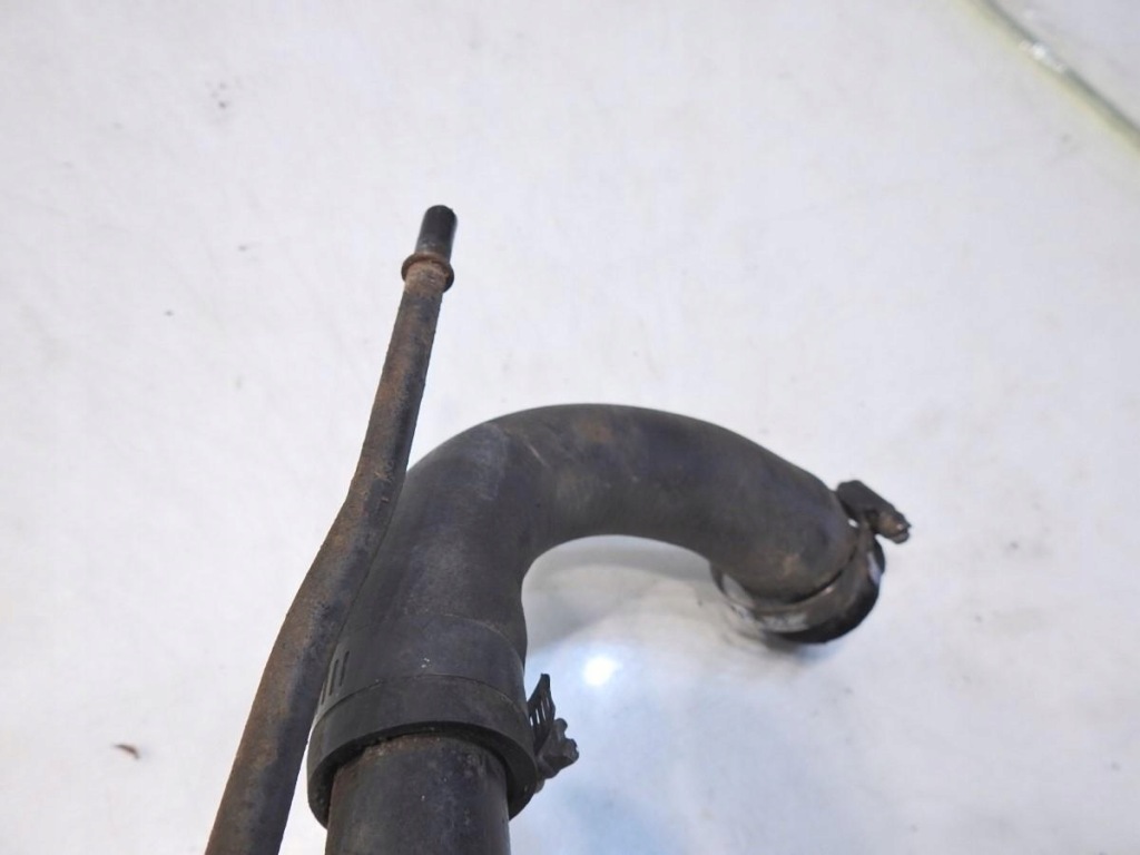 Труба заливная горловина топлива dodge caliber 2.0 crdi 05270226ae с Разборки