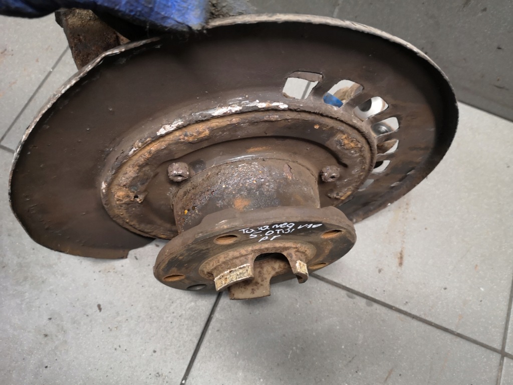 Поворотный кулак правый задняя vw touareg 5.0 tdi 7l0505436b в Украине