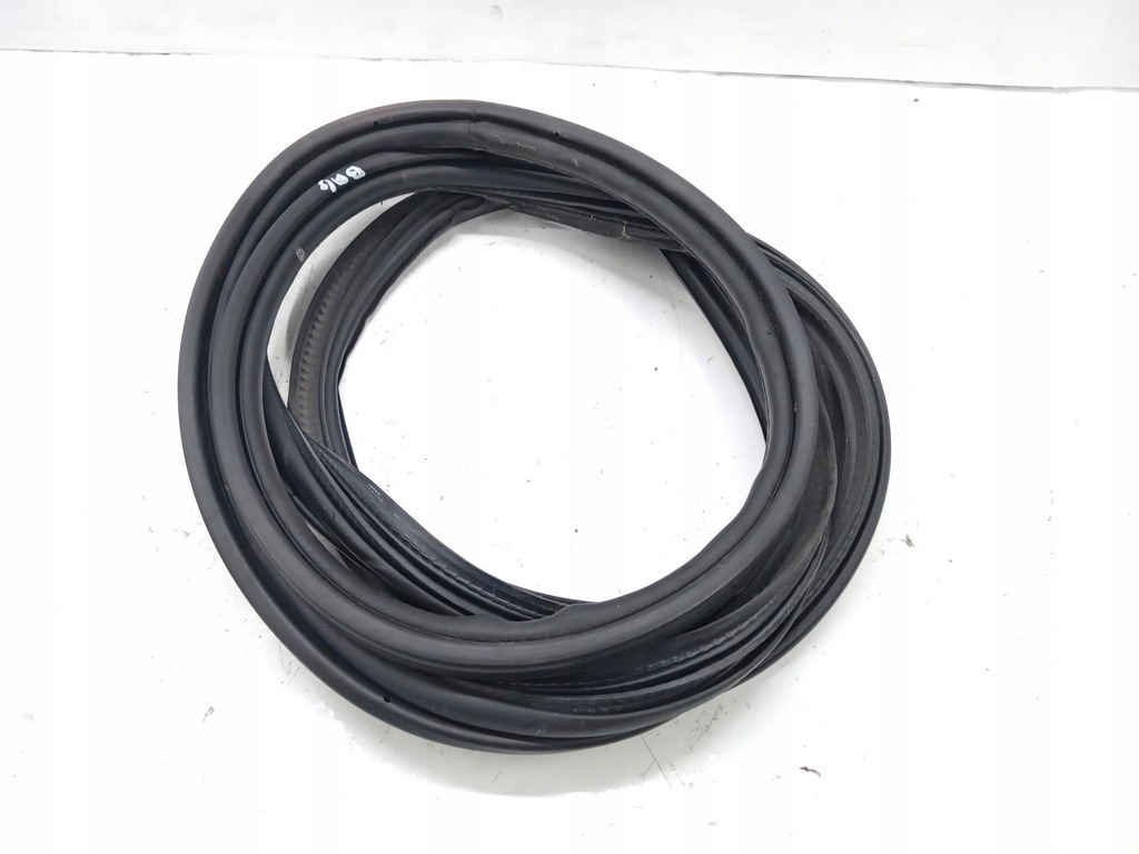 фото №1, Прокладка крышки багажника opel zafira b