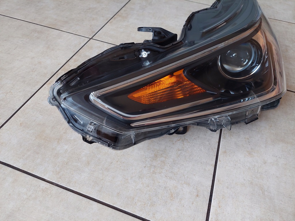 фото №2, Левая - линза - led - toyota aygo ii - lift