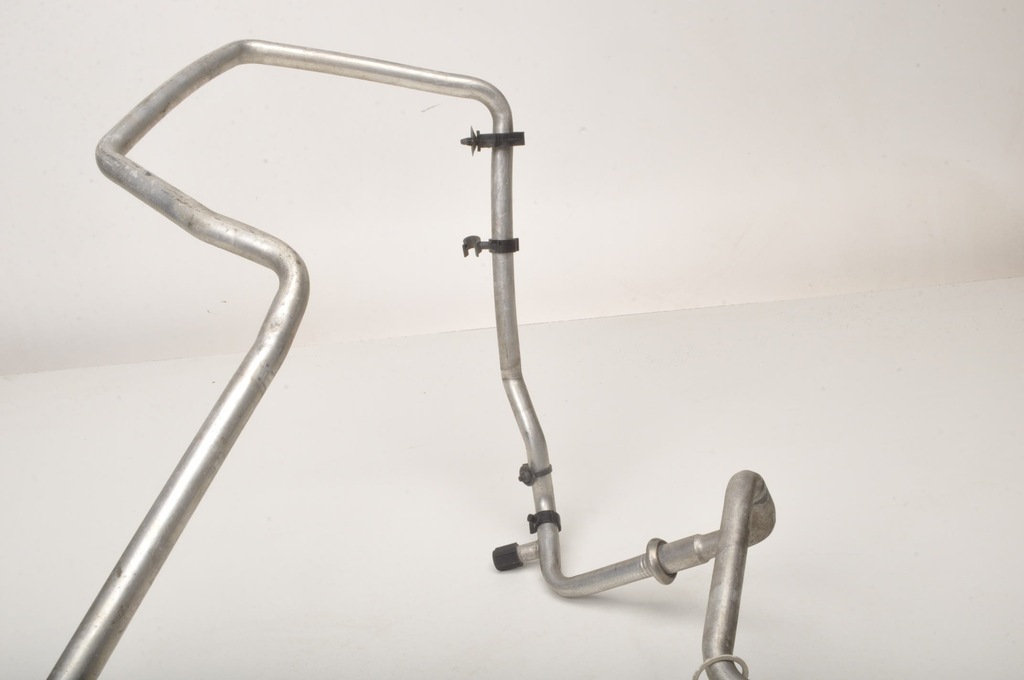 фото №7, Aston martin db9 6.0 шланг кондиционера