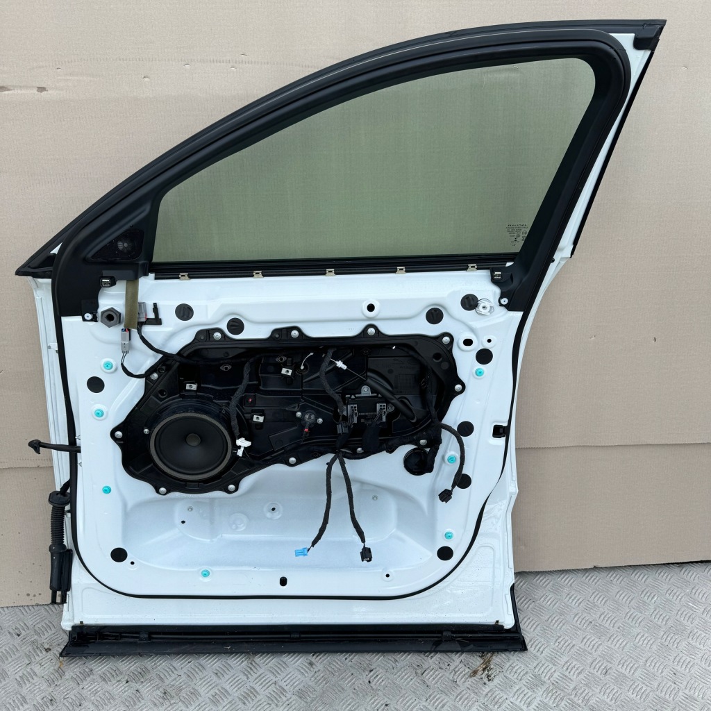 Дверь передние правое jaguar e-pace 2018 rok с Разборки