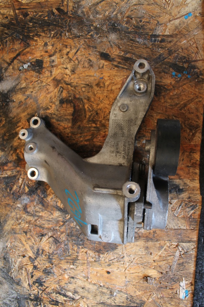 фото №1, 1622. кронштейн кронштейн двигателя audi q8 0p2260885d