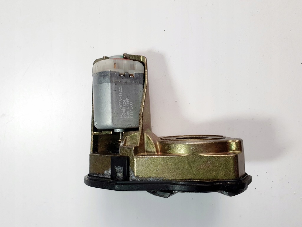 Моторчик складывания зеркало правый volvo xc60 i 08-17r оригинальный номер Недорого